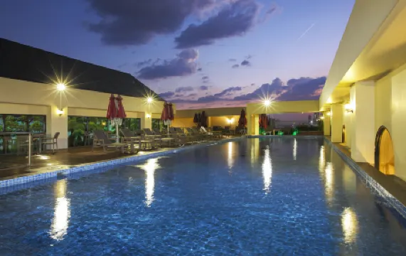 MerPerle Crystal Palace Отели рядом с достопримечательностью «Выставка и конвенционный центр Сайгон»