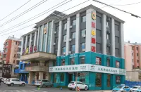 Super 8(Yichun West Pedestrian Street Branch) - parking