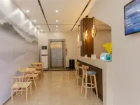 Yunqi Light Residence Hotel (Guangfeng Yuetu Plaza Branch)