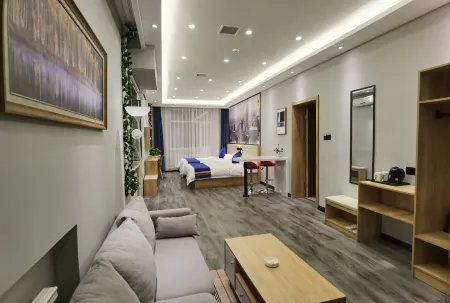 Super 8(Yichun West Pedestrian Street Branch) Отели в г. Ичунь