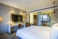 Crystal Orange Hotel (Nanjing Xuanwu Lake) Hotels near Zhongshan Ferry Terminal