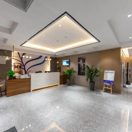 Chuxing Xinxuan Hotel (Lichuan Central Passenger Transport Dongfangcheng)