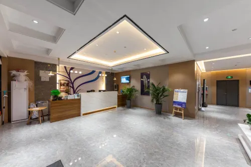 Chuxing Xinxuan Hotel (Lichuan Central Passenger Transport Dongfangcheng)