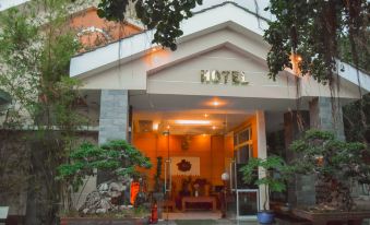 Mui Tau Hotel