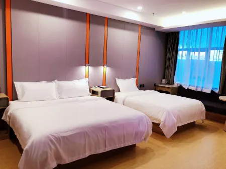 Hualong Hotel (Mudanjiang High-speed Railway Station Pedestrian Street) Отели рядом с достопримечательностью «Yuantongjiang Temple»