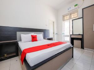 RedDoorz Near Moro Mall Purwokerto