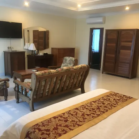 Don Bosco Hotel School Отели рядом с достопримечательностью «Пляж Очутел»