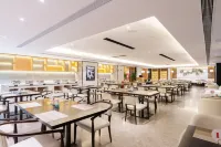 REZEN LONGUU Hotel (Maoming Xinyi Educational City Liuyun Pavilion Sightseeing Tower)