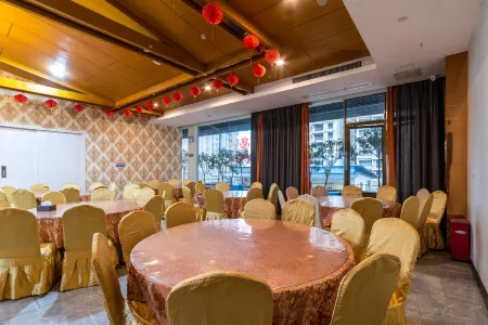 Empire State Hotel Отели рядом с достопримечательностью «Kaili Miao-Dong Customs Park»