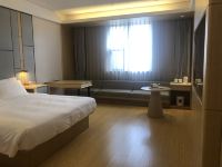 全季酒店(上海浦东机场城南路店) - 豪华大床房
