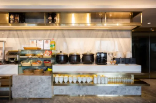 Oak Hotel (Taiyuan Mixc Jinyang Lake Convention and Exhibition Center)