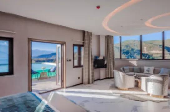 Santorini Cloud National Tide Sea View Resort Dali