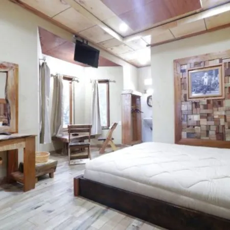 Alloyna Country Cottage Brastagi