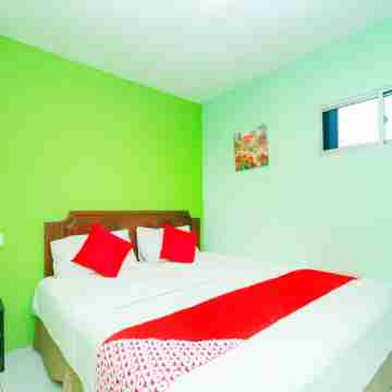 OYO 624 Aero Hotel Rooms
