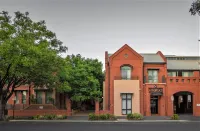 Majestic Old Lion Apartments Hotel a North Adelaide