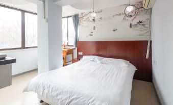 Tongzhou Holiday Hotel (Shanghai Wujiaochang Fudan University)