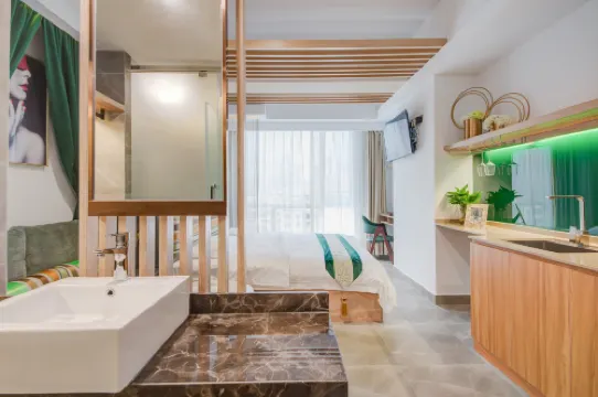 深圳伯克麗公寓（福田會展中心崗廈北店）