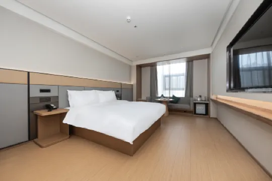 JI Hotel (Changde Liuye Lake Daxiaohe Street)