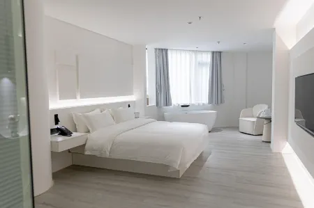 Chao Jianju (Chaozhou Guangji Bridge Paifang Street Shop) Отели рядом с достопримечательностью «Memorial Temple of Han Yu»