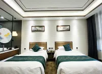 Bailu Hidden Holiday Hotel - parking