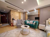 鹏城国际公寓(深圳ONE39店) - 高级港式大床房