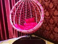 米兰时尚主题酒店(西安胡家庙万和城店) - 烈火红唇超级大圆床房A