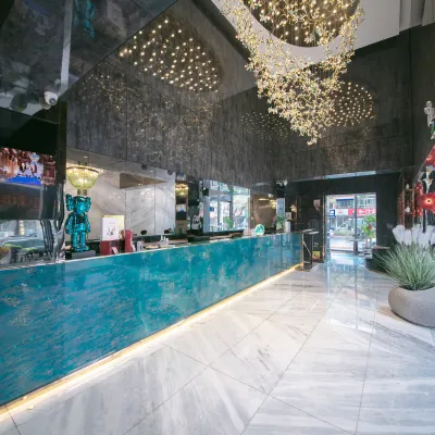 Swire Hotel Hotels near Nan Mountain Park