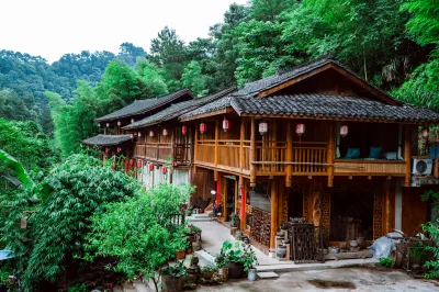 Yulong Villa Hotels near Lajiaofeng