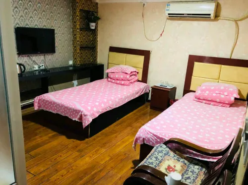 Xinhualong Business Hotel