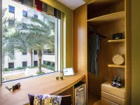 ibis Mall Avenue Dubai Отели рядом с достопримечательностью «Шоссе шейха Зайда»