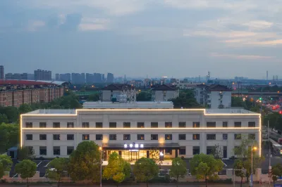 JI Hotel (Shanghai Bao'an Highway Subway Station) Hoteles cerca de Shanghai Jiguang Polytechnic College