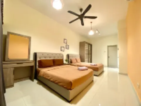 Puchong Setiawalk Penthouse for 14 Pax | Iconique