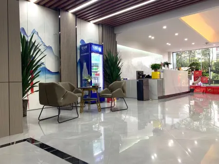 Qitang Hotel (Fugou High-speed Railway South Station)