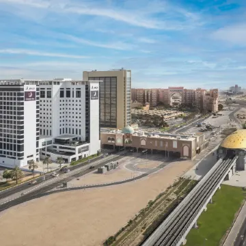 Premier Inn Dubai Ibn Battuta Mall Отели рядом с достопримечательностью «Джебель-Али»