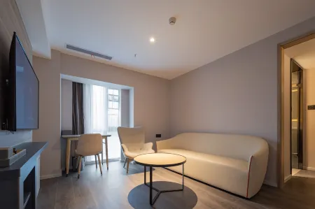 HanTing Hotel (Chongqing University Town) Отели рядом с достопримечательностью «Daxue Chenghuaban Park»