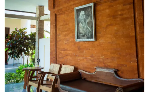 Blanjong Homestay by Ecommerceloka Отели рядом с достопримечательностью «Санур»