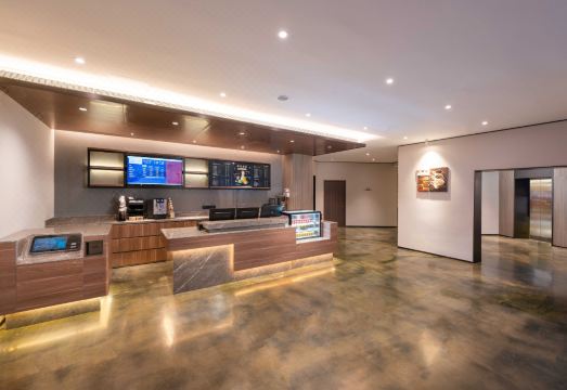 다롄 풀 스톱 호텔