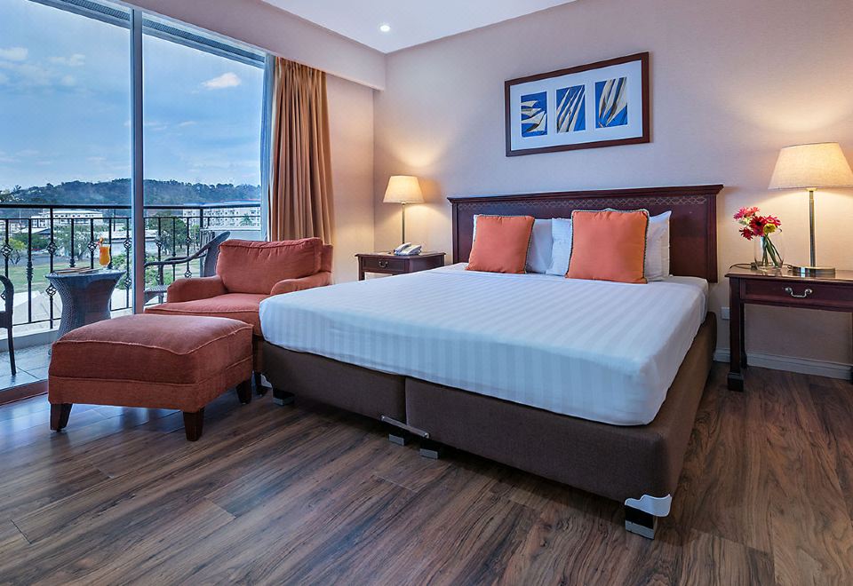 Urbanica The Meridian HotelOver view