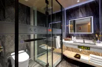 Yuanguang Hotel (Yining Liuxing Street Branch)