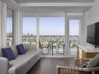 Hilton Fort Lauderdale Marina Hotels near Pier Sixty-Six