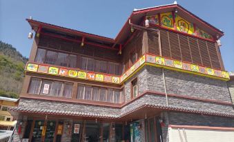 Jiuzhaigou Longcuo Inn