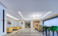 Vienna Hotel (Zhuji Station Baolong Plaza)