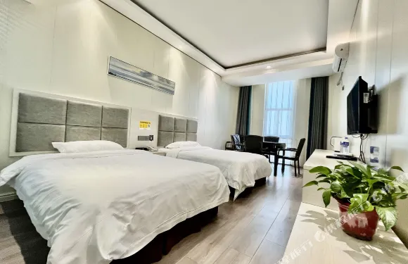 周口品尚假日酒店（龍湖景區店）