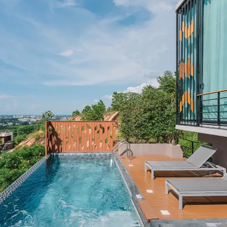 Sky Hill Villa Surattthani