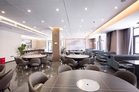 Mangkang Rumei Town Yunshan River Impression Hotel Отели рядом с достопримечательностью «Weise Temple»