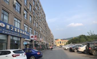 Tonghua Qingxiang LOFT Red Star Macalline Homestay