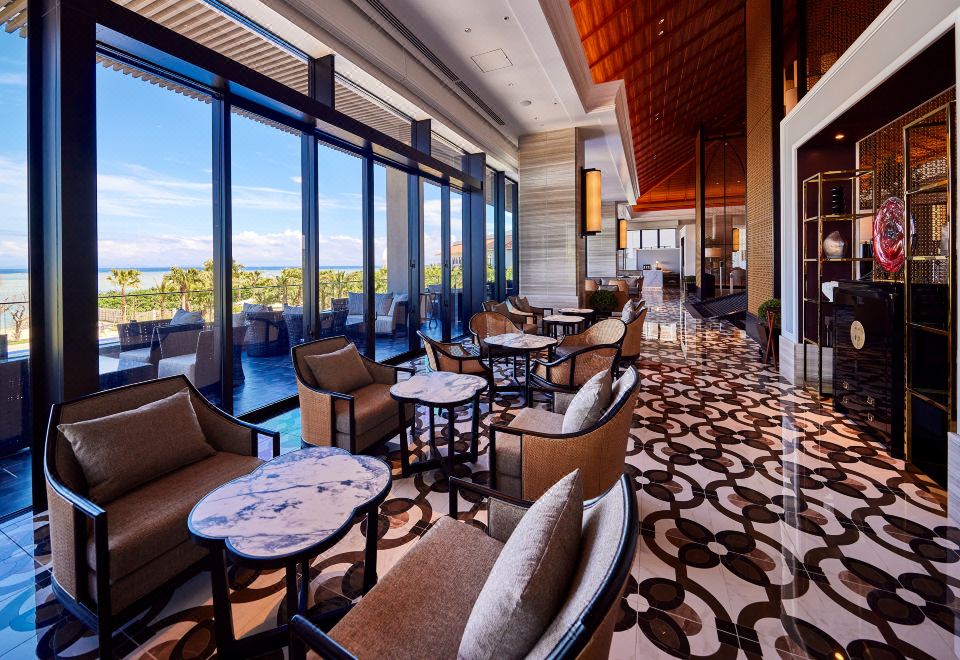 1. 류큐 호텔 & ..