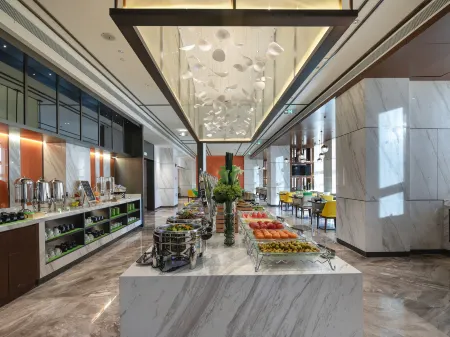 Hampton by Hilton Taiyuan Longcheng Street Отели рядом с достопримечательностью «Shanxi University of Finance & Economics Huashang College»