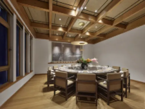 茶馬道香格里拉ラックスホテル（獨克宗古城）