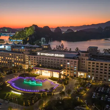 Wyndham Grand Zhaoqing Downtown โรงแรมใกล้จตุรัสไฉ่ซิงหยวนตะวันออก